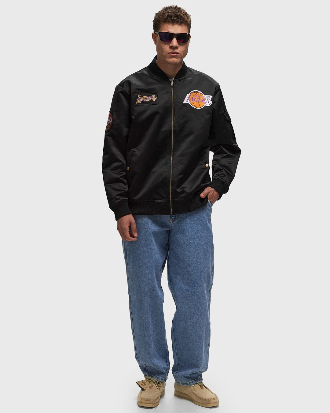 Los Angeles Lakers Mitchell & Ness Team Leader Satin Bomber black JK8095-LALBLCK, product view 2
