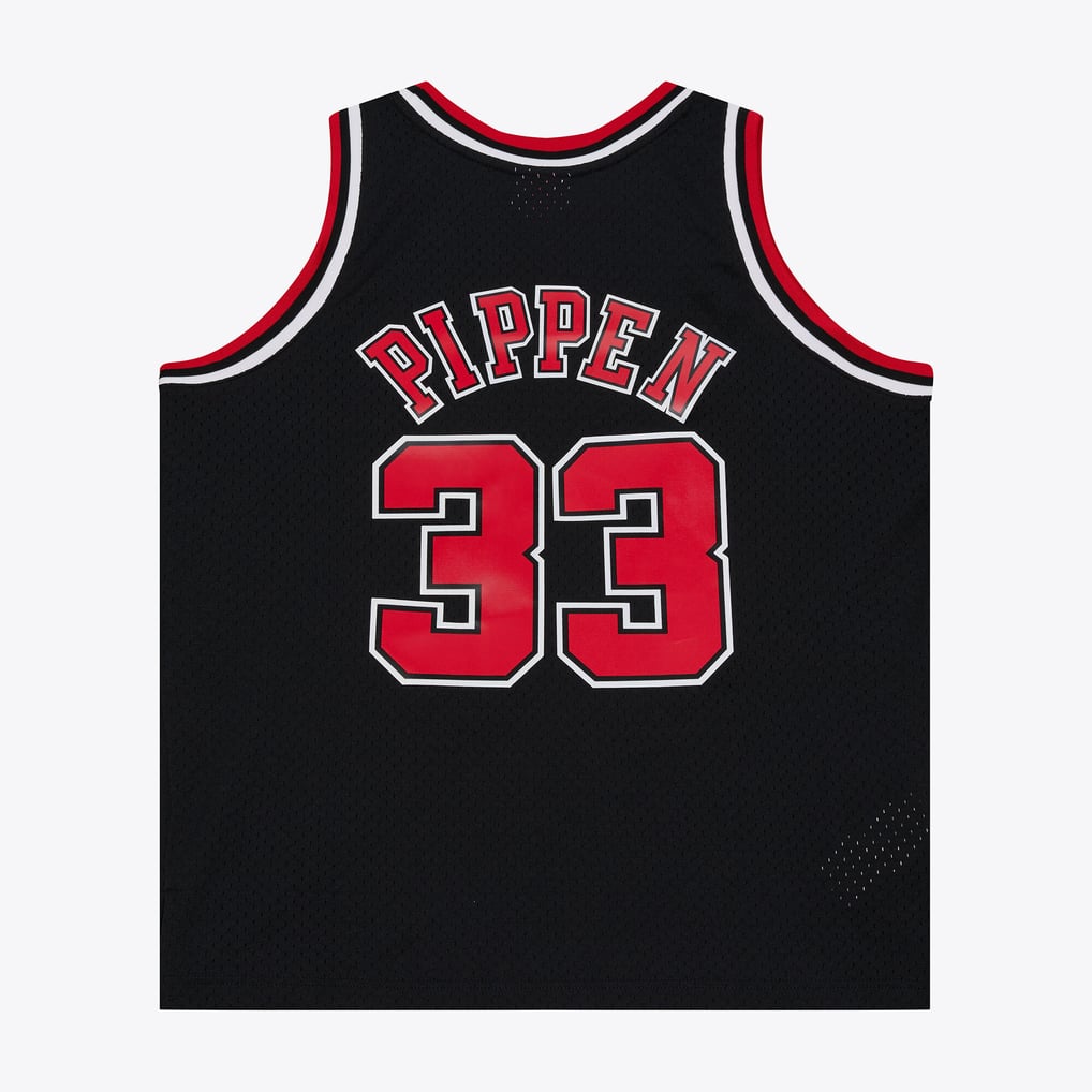 Mitchell & Ness Chicago Bulls Scottie Pippen 1997-98 black Swingman jersey, manufacturer gallery image 2