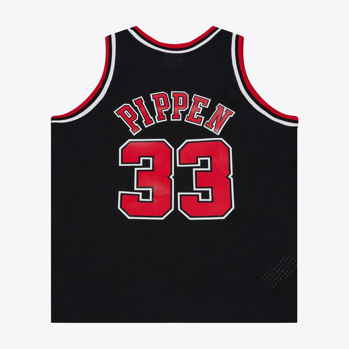 Mitchell & Ness Chicago Bulls Scottie Pippen 1997-98 black Swingman jersey, manufacturer gallery image 2