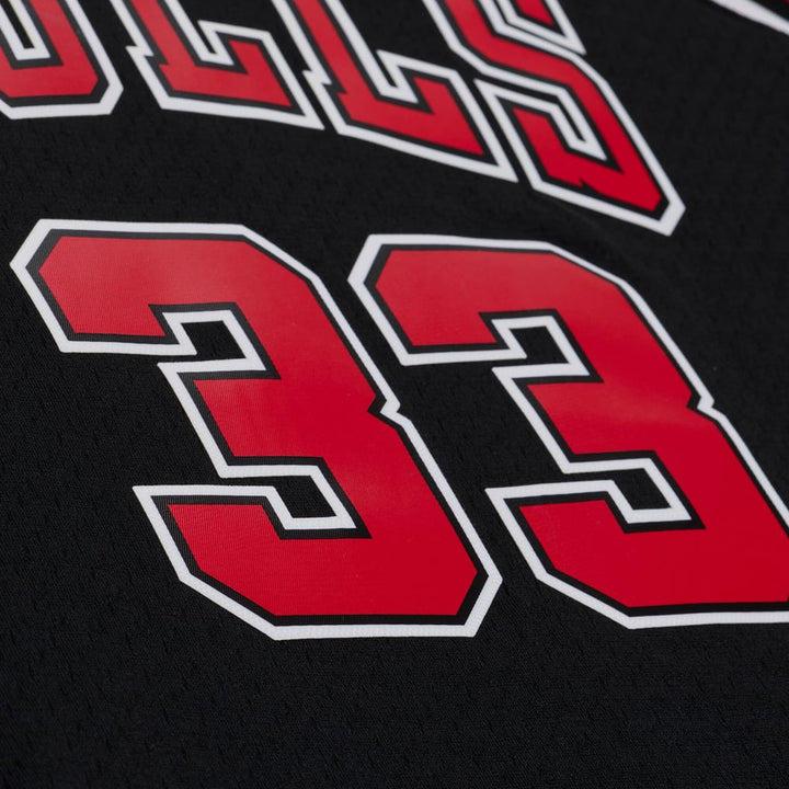 Mitchell & Ness Chicago Bulls Scottie Pippen 1997-98 black Swingman jersey, manufacturer gallery image 4