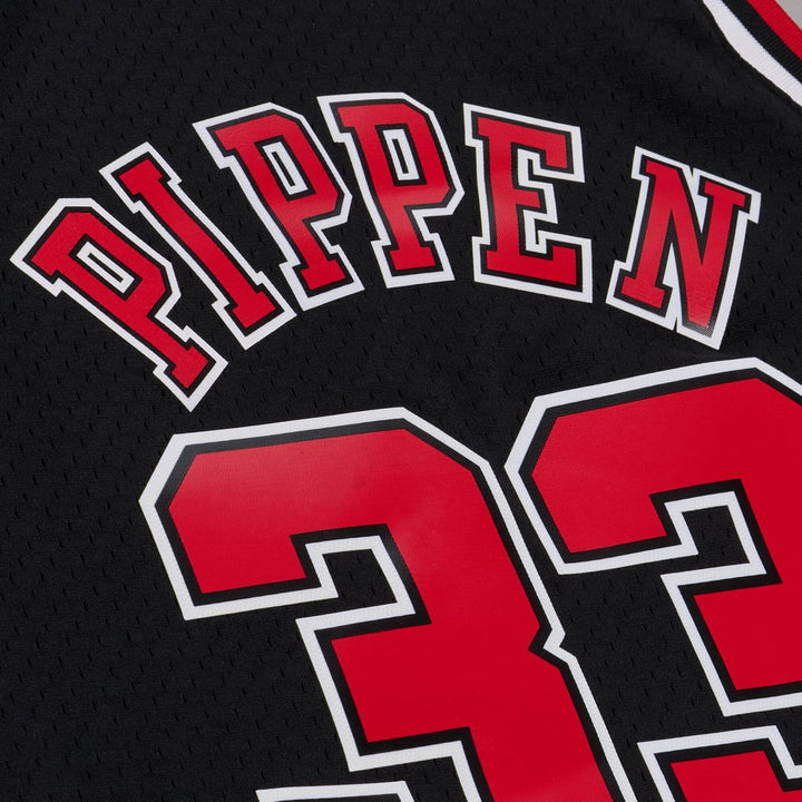 Mitchell & Ness Chicago Bulls Scottie Pippen 1997-98 black Swingman jersey, manufacturer gallery image 6