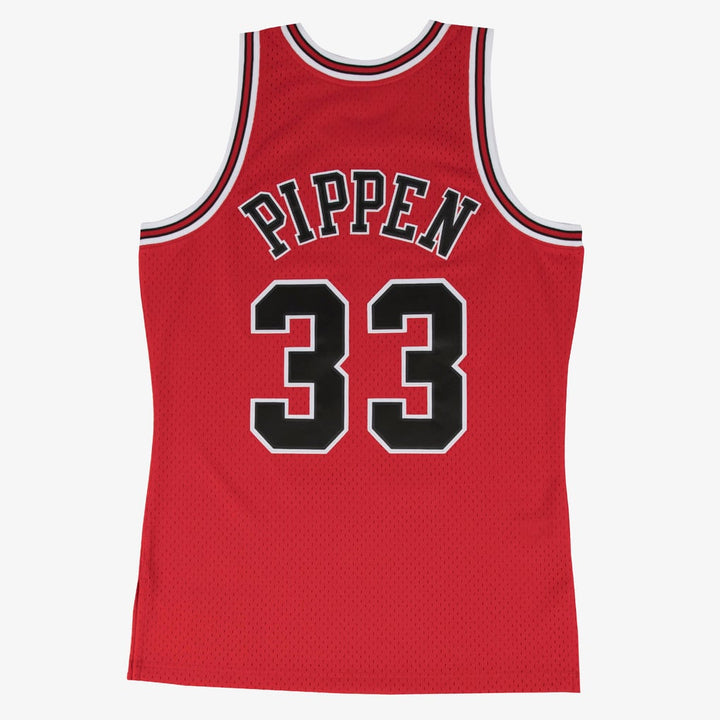 Mitchell & Ness Chicago Bulls Scottie Pippen 1997-98 red Swingman jersey, manufacturer gallery image 2